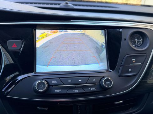 Used 2019 Buick Envision Essence image 10