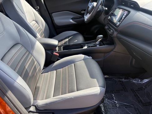 Used 2023 Nissan Kicks SR w/ SR Premium Package FWD image 29