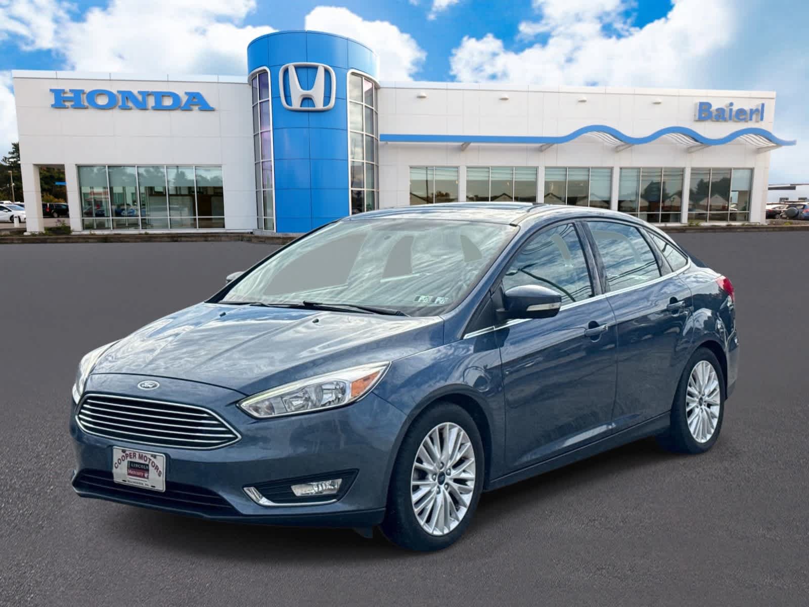 Used 2018 Ford Focus Titanium FWD image 1