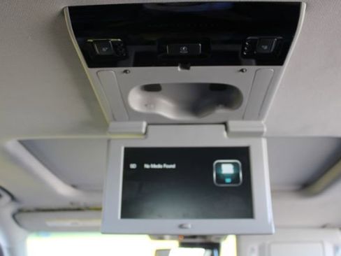 Used 2016 Chevrolet Suburban LTZ image 14