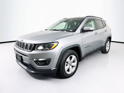 Used 2019 Jeep Compass Latitude w/ Popular Equipment Group image 3
