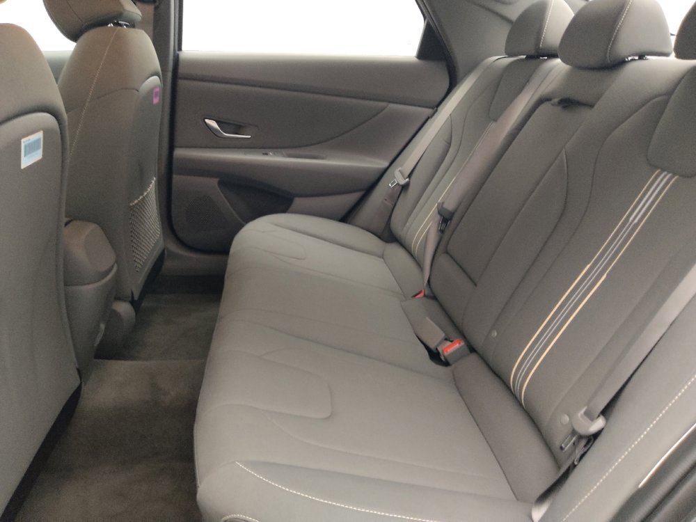 Used 2024 Hyundai Elantra SEL w/ Convenience Package FWD image 18