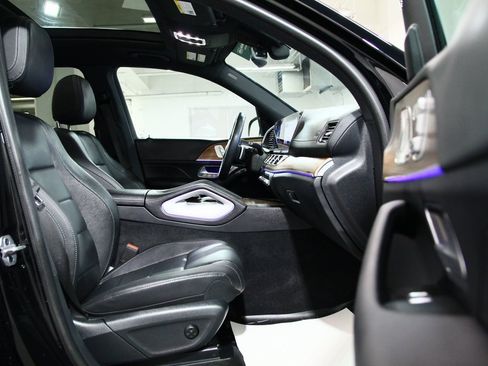 Used 2025 Mercedes-Benz GLS 450 4MATIC image 24