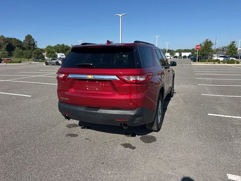 Used 2021 Chevrolet Traverse LT FWD image 5