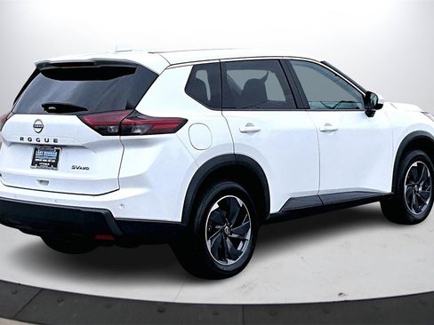 Used 2024 Nissan Rogue SV image 8