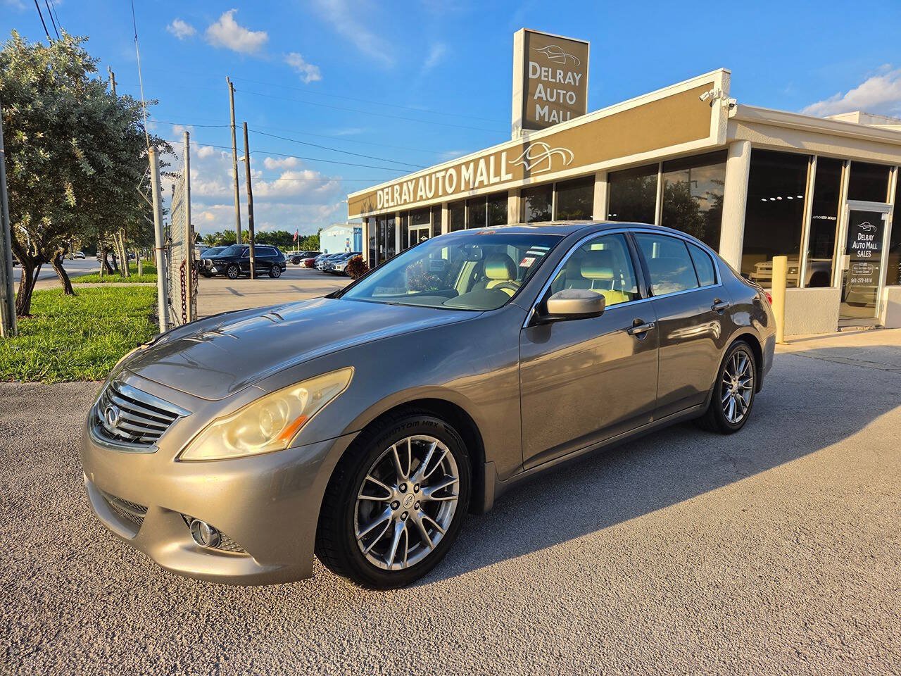 Used 2012 INFINITI G37 Journey w/ Premium Pkg RWD image 1