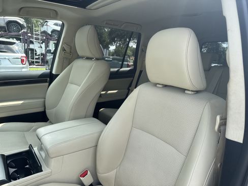 Used 2021 Lexus GX 460 Premium w/ Premium Package AWD/4WD image 14
