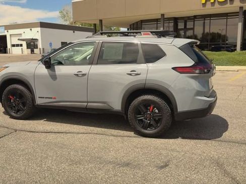 Used 2026 Nissan Rogue SV AWD/4WD image 6