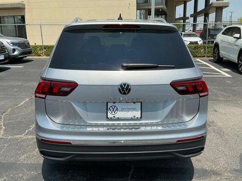 Certified 2023 Volkswagen Tiguan SE FWD image 4