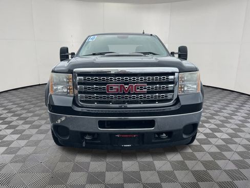 Used 2014 GMC Sierra 2500 SLE w/ Suspension Package, Off-Road image 8