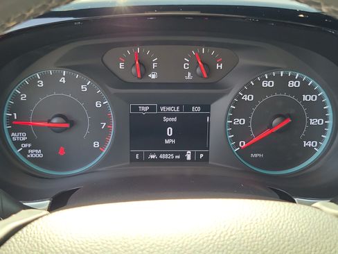 Used 2023 Chevrolet Traverse LT FWD image 24