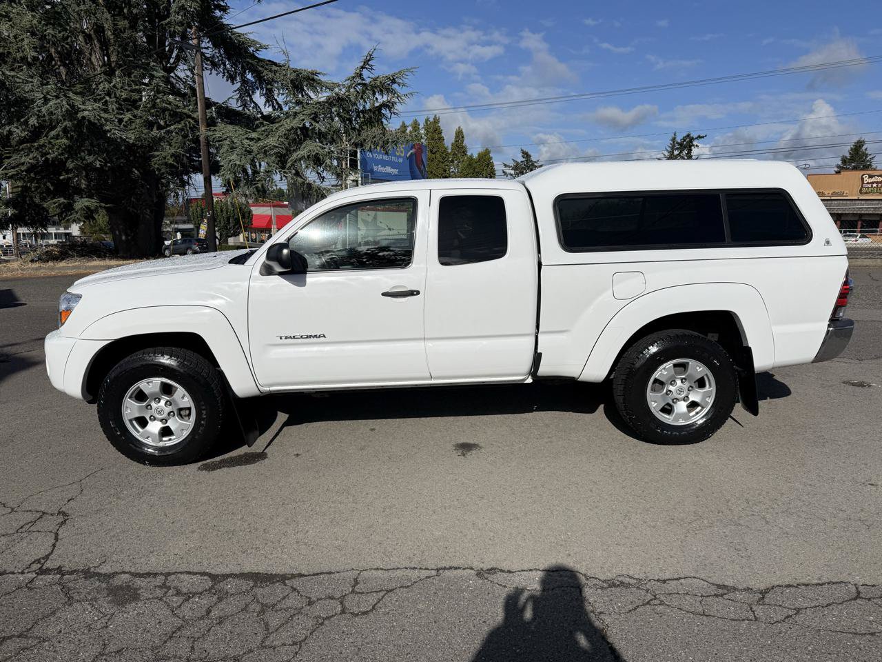 Used 2011 Toyota Tacoma 4x4 Access Cab w/ SR5 Pkg #2 image 4