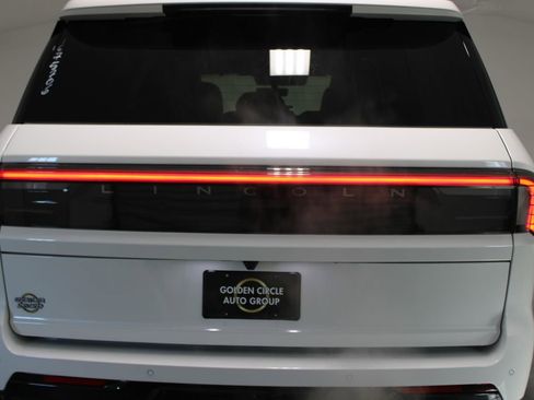 New 2026 Lincoln Navigator Reserve w/ Jet Appearance Package AWD/4WD image 23