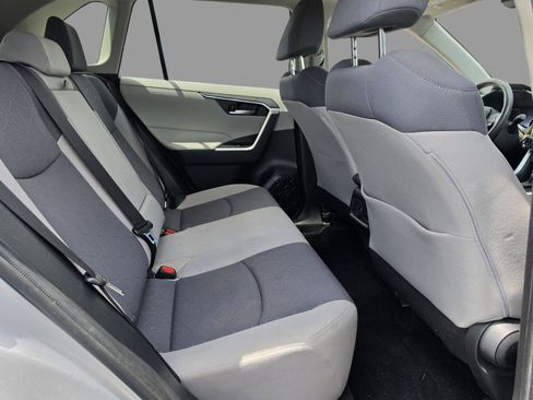 Used 2021 Toyota RAV4 XLE FWD image 29