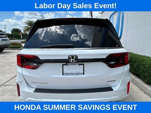 Used 2025 Honda Odyssey Touring image 8