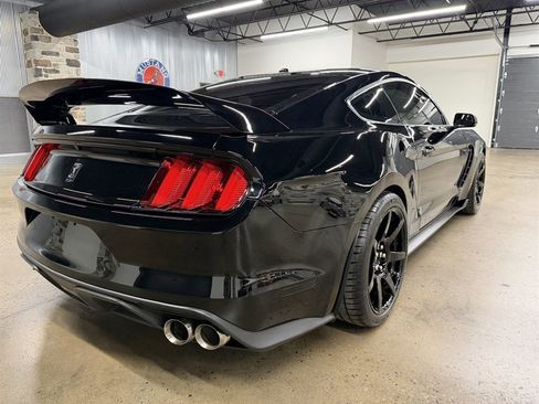 Used 2017 Ford Mustang Shelby GT350R w/ GT350R Equipment Group 920A RWD image 11