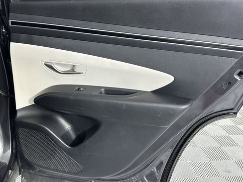 Used 2022 Hyundai Tucson SE image 32