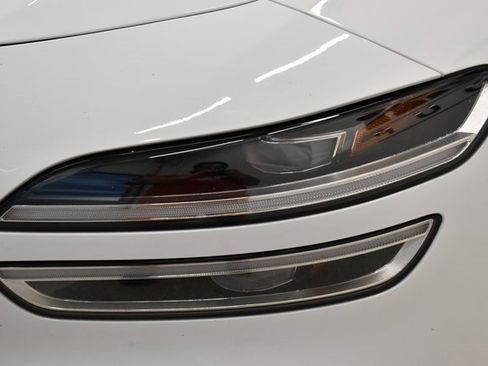 Used 2025 Genesis G70 2.5T image 17