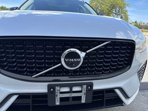Used 2023 Volvo XC60 B5 Plus w/ Climate Package AWD/4WD image 10