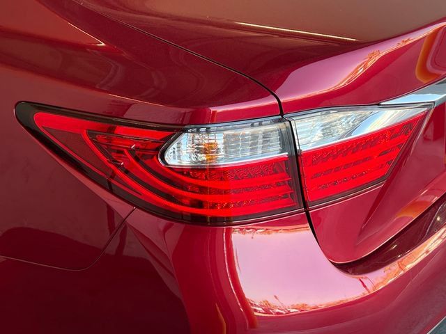 Used 2014 Lexus ES 350 w/ Luxury Package FWD image 16