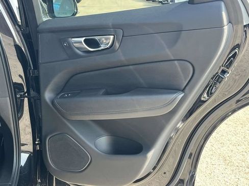 Used 2021 Volvo XC60 T5 Momentum w/ Protection Package Premier FWD image 24