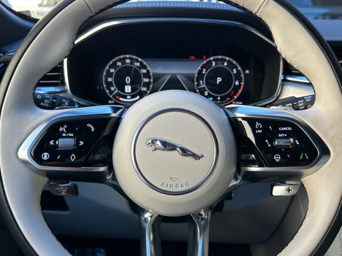 Used 2025 Jaguar F-PACE R-Dynamic S image 27