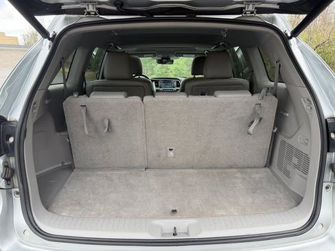 Used 2019 Toyota Highlander XLE image 15