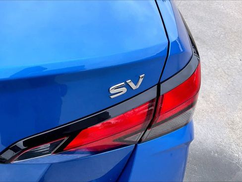 Used 2020 Nissan Versa SV image 9