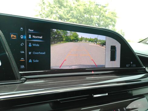 Used 2024 Cadillac Escalade ESV V w/ LPO, ONYX Package AWD/4WD image 31