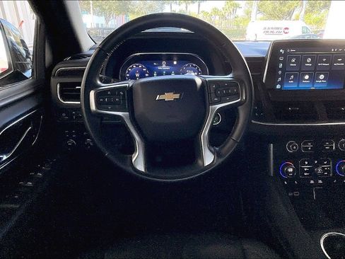 Used 2023 Chevrolet Suburban LT image 5
