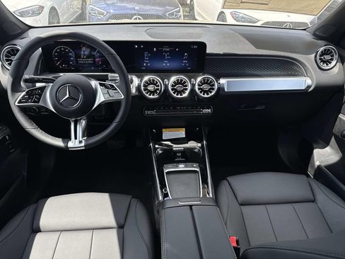 New 2026 Mercedes-Benz GLB 250 image 7