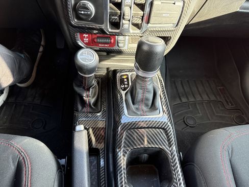 Used 2023 Jeep Gladiator Rubicon w/ Cold Weather Group image 24