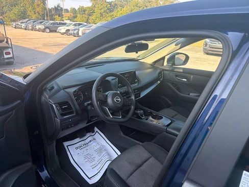 Used 2024 Nissan Rogue SV FWD image 16