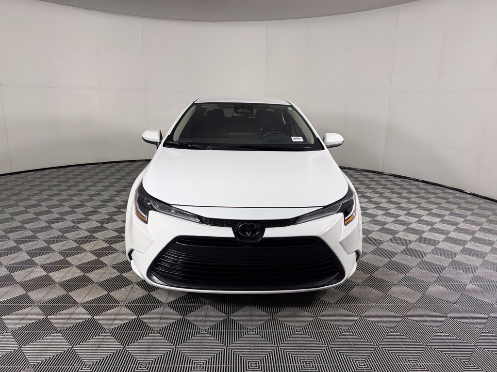 Used 2026 Toyota Corolla LE FWD image 2