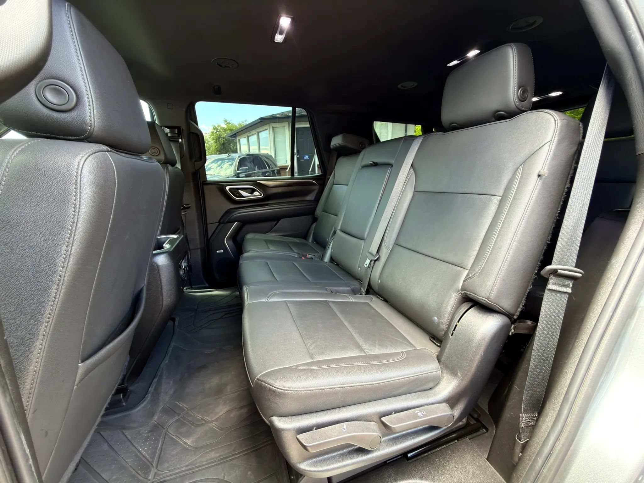 Used 2022 Chevrolet Tahoe Z71 AWD/4WD image 28