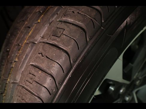 Used 2024 Chevrolet Suburban RST w/ Luxury Package image 16