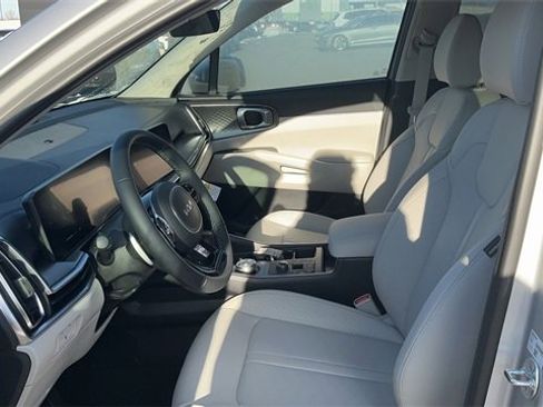 Certified 2025 Kia Sorento EX w/ EX Panoramic Sunroof Package image 37