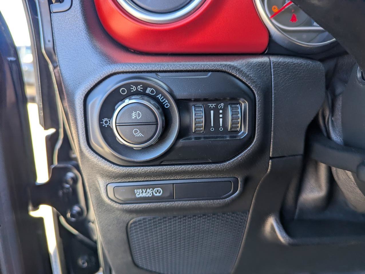Used 2020 Jeep Gladiator Rubicon AWD/4WD image 16