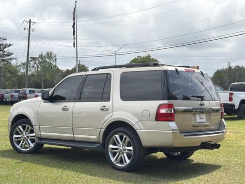 Used 2017 Ford Expedition XLT image 11