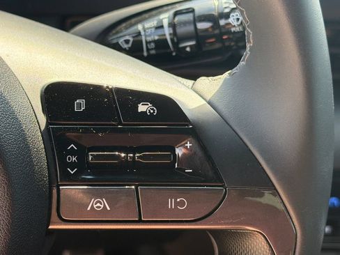 Certified 2025 Hyundai Elantra Sport FWD image 26
