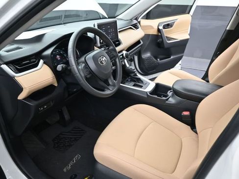 Used 2025 Toyota RAV4 LE image 5