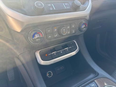 Used 2023 GMC Acadia SLE image 20