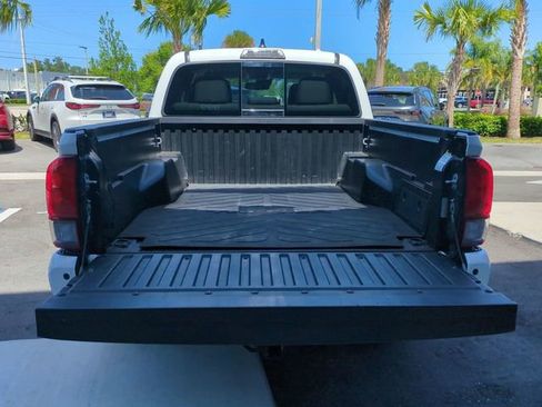 Used 2021 Toyota Tacoma SR5 AWD/4WD image 14