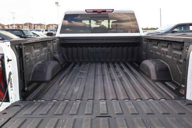 Used 2025 GMC Sierra 2500 AT4 w/ AT4 Premium Plus Package AWD/4WD image 7