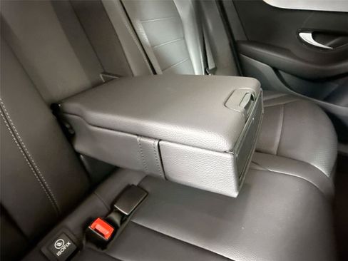 Used 2022 Mercedes-Benz GLC 300 image 39