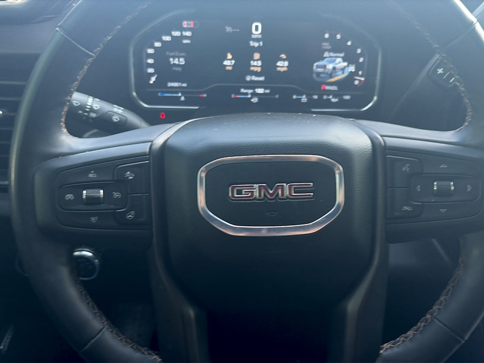 Used 2025 GMC Sierra 2500 AT4 w/ AT4 Premium Plus Package AWD/4WD image 6