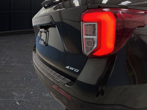 Used 2023 Ford Explorer ST-Line image 35