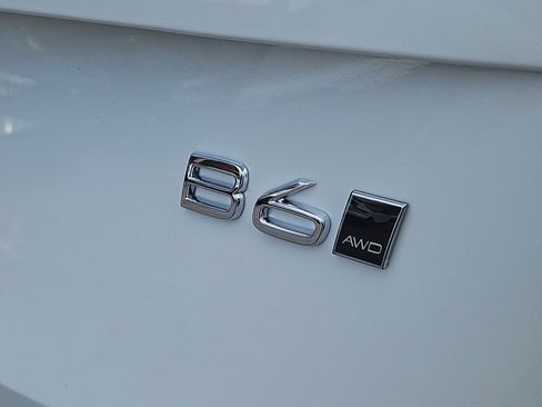 New 2026 Volvo XC90 B6 Plus w/ Protection Package Premier image 4