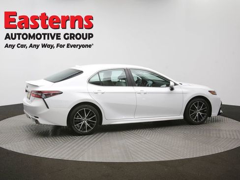 Used 2024 Toyota Camry SE image 43