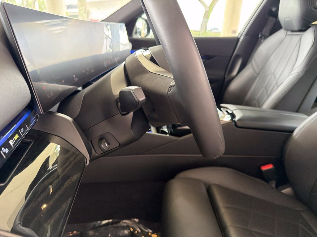 Used 2024 BMW i5 eDrive40i w/ Premium Package RWD image 42
